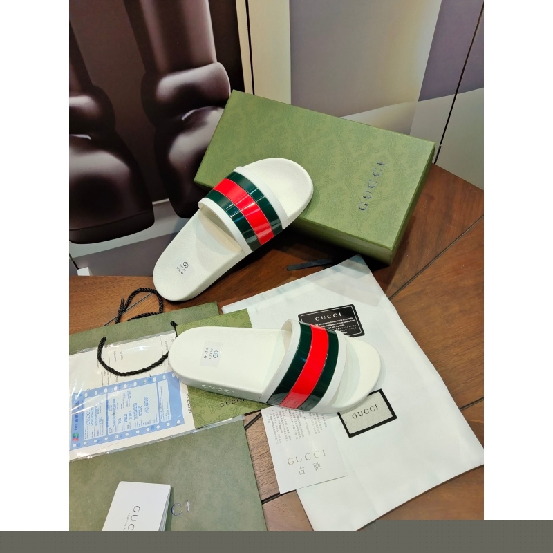 G*u*i slippers